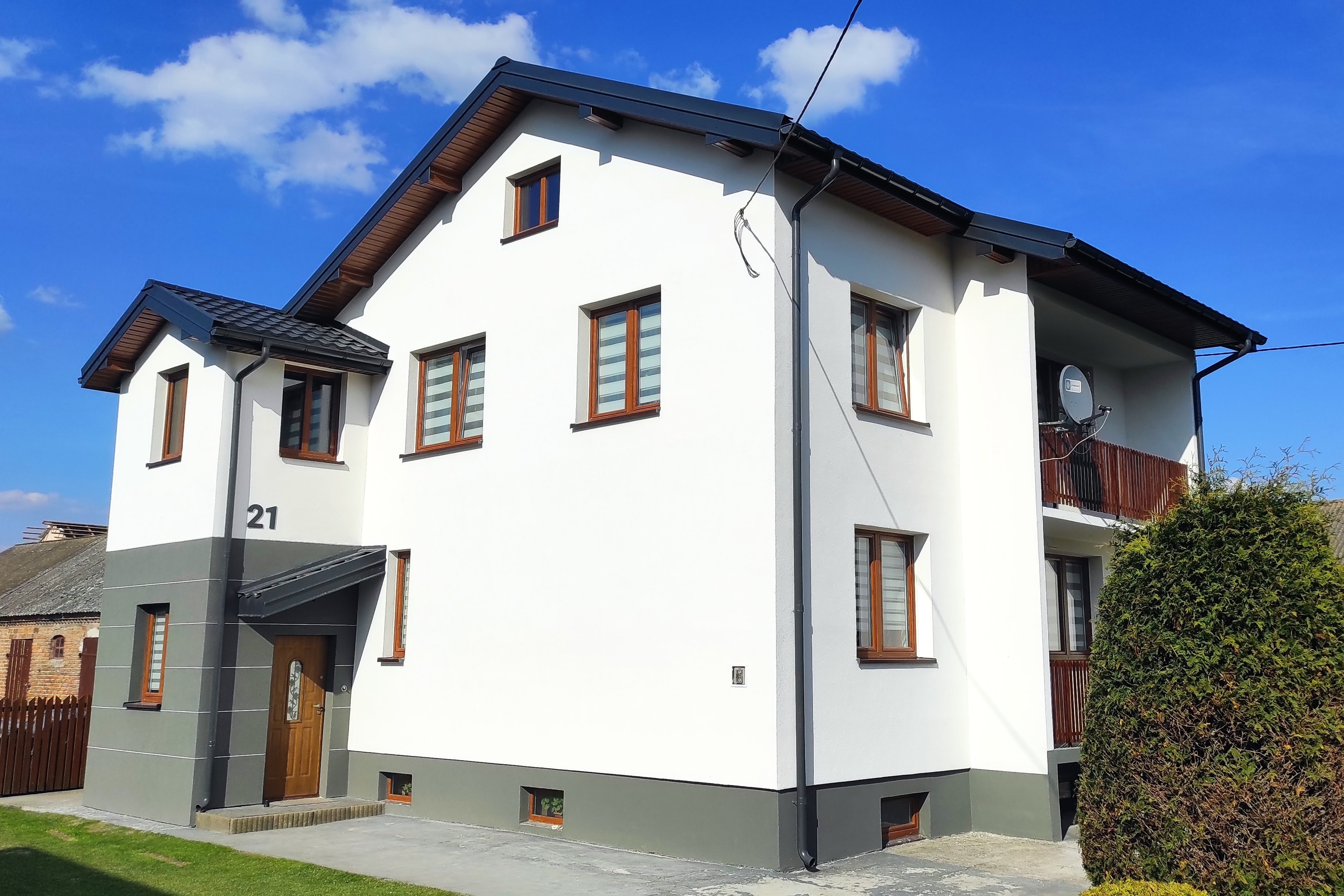 Docieplony dom jednorodzinny po wykonaniu elewacji – efekt końcowy, Lublin – Obelisk